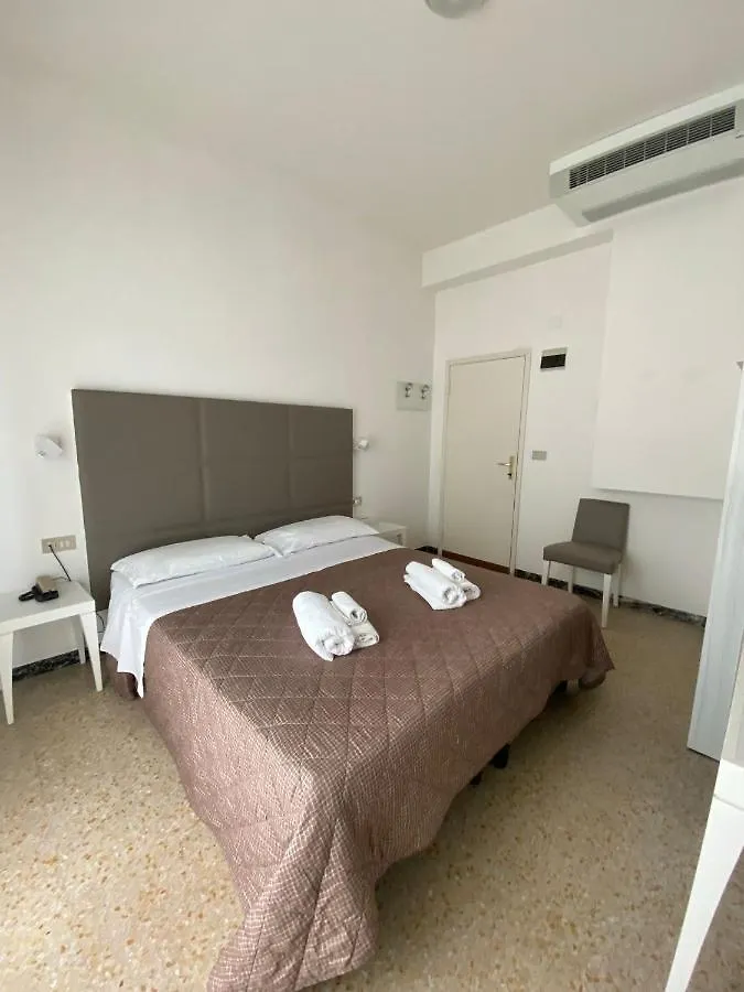 Hotel Silver Rimini 0*,
